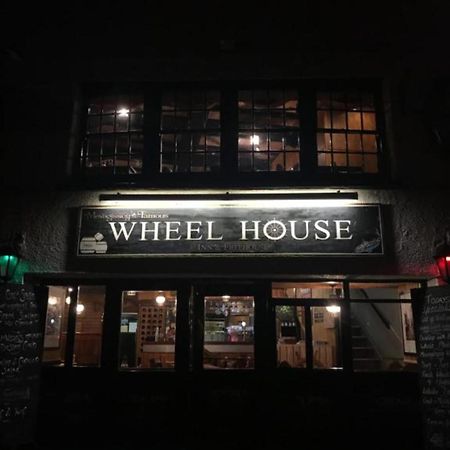 The Wheel House Hotel Мевагиси Екстериор снимка