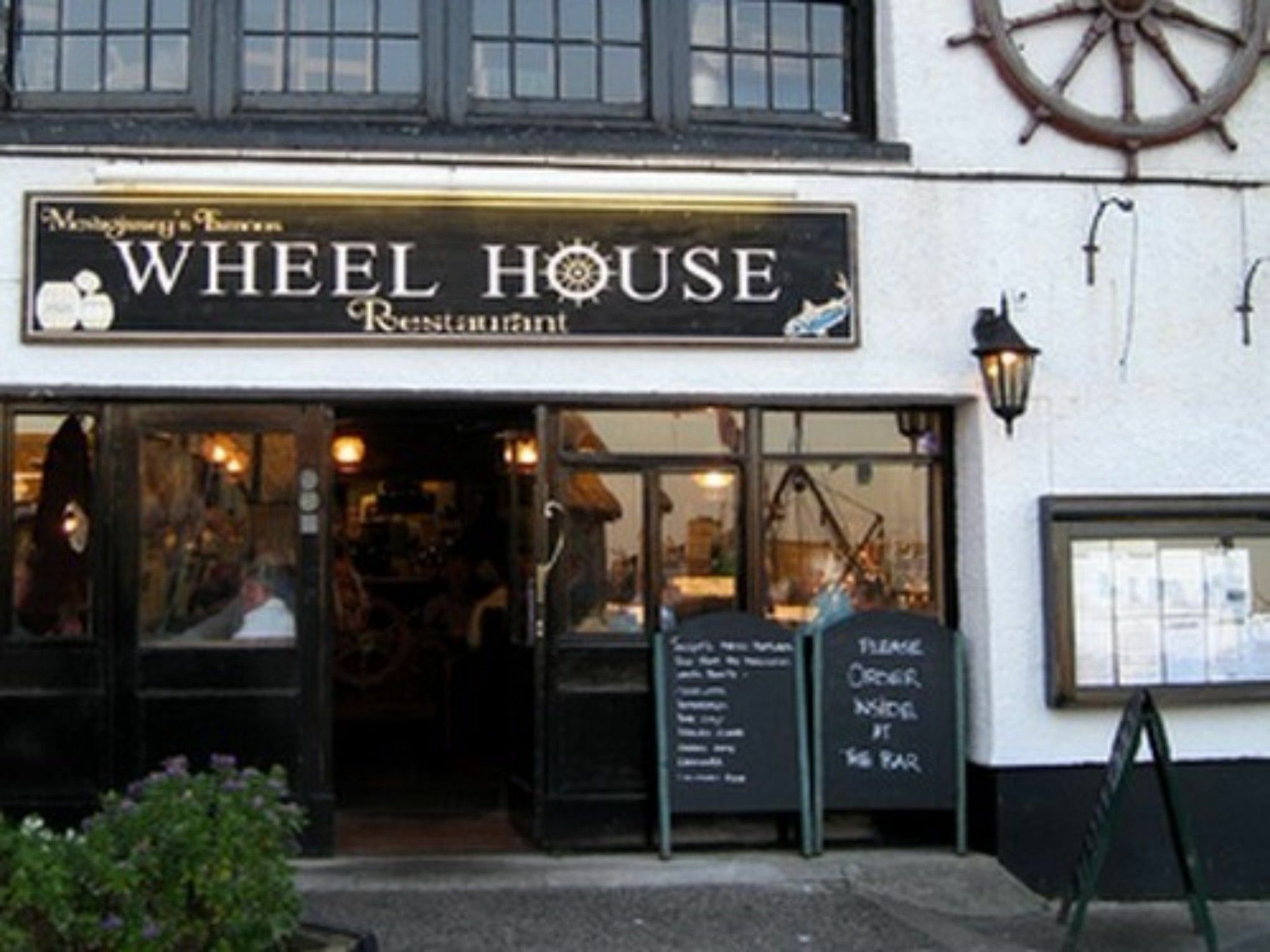 The Wheel House Hotel Мевагиси Екстериор снимка
